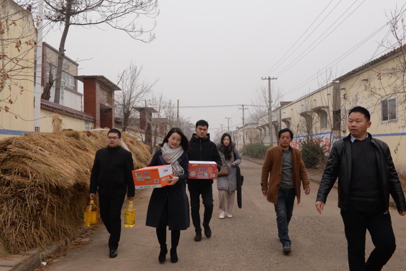 “懷抱初心 不忘鄉(xiāng)村” 炎黃文化&河大志愿者公益扶貧行動(dòng)