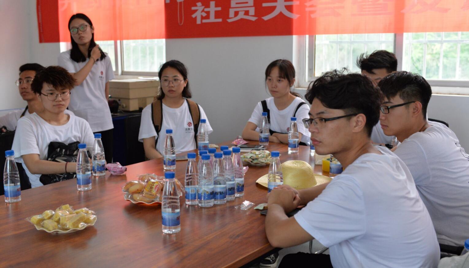 “懷抱初心 不忘鄉(xiāng)村” 炎黃文化&河大志愿者公益扶貧行動(dòng)