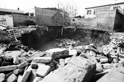 ԭ��(l��i)��Ժ���ѱ�̮���γɵĵ���������ֻ����һ��(g��)��ˮ��