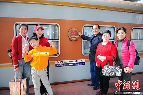 DЇοڒЇյ܇ǰӰ<a target='_blank'  _fcksavedurl='http://www.chinanews.com/'><p class=