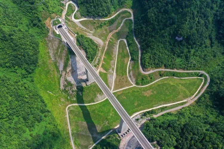 ȫ��(gu��)�F·�I(y��ng)�I(y��)���ͻ��14�f������