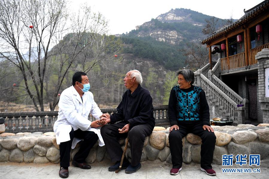 (習(xí)近平的小康故事·新華網(wǎng)·圖文互動)(9)“讓所有老年人都能有一個幸福美滿的晚年”——習(xí)近平和尊老養(yǎng)老的故事