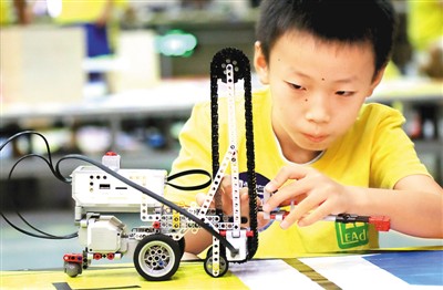 2017813գ2017AI˹O(sh)ӋِڽKK_ِһСxM(jn)ِǰ{(dio)ԇДzAl(f)