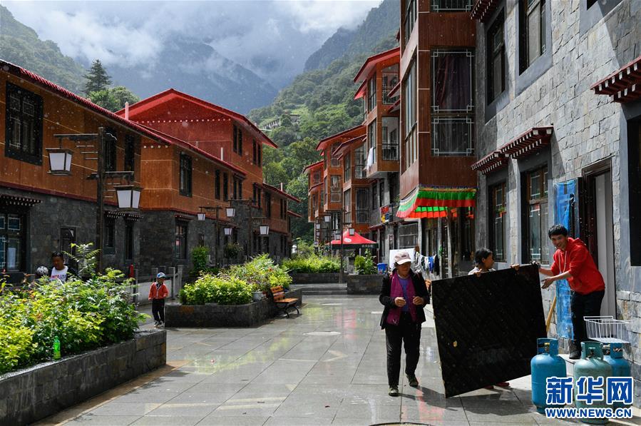 ��Óؚ����(ji��n)���D�Ļ���(d��ng)����1����ɽ�Gˮ׃������ɽ��Ⱥ���ġ��ی��衱